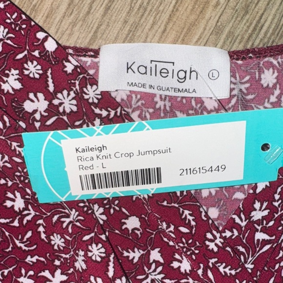 Kaileigh Maroon Floral Jumpsuit with Pockets and adjustable straps - Picture 3 of 4